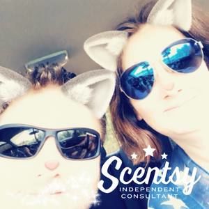 Meet your Posher, Rayna